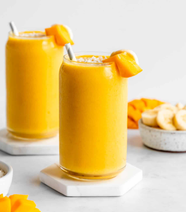 BANANA-MANGO SMOOTHIE